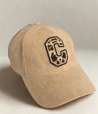 Casquette « C » Léopard effet velours, tendance, femme accessoire, beige
