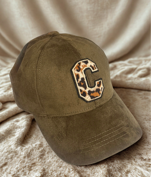 Casquette « C » Léopard effet velours, kaki, tendance, accessoire femme
