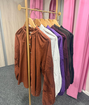 Chemise détails manches, blanc, violet, bordeaux, noir, choco ou terracotta