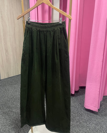 Pantalon jambes larges, version velours, marque Johanna Paris, couleur kaki