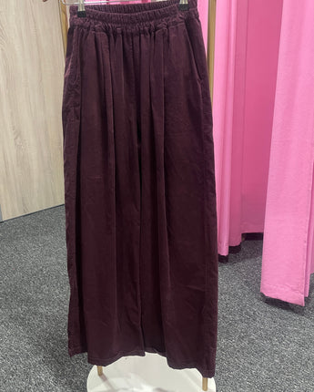 Pantalon jambes larges, version velours, marque Johanna Paris, couleur prune