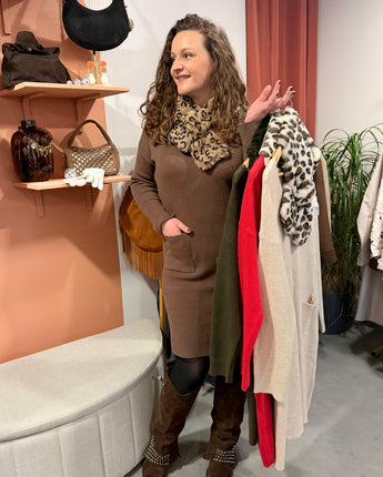 Robe pull et son écharpe léopard tendance et douce, divers coloris