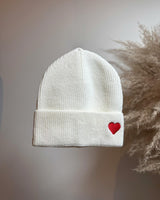 bonnet blanc coeur rouge