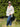 chemise coupe loose blanche avec broderies et sequins au niveau des manches, pate de boutonnage. Convient pour une taille 44 au 48
