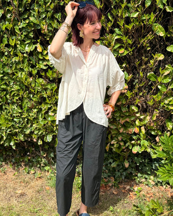 chemise écru manches 3/4, découpe dans le bas arrondi marque Johanna Paris