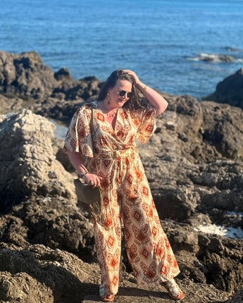 combipantalon grande taille, petite manche couvrant les bras, élastiquée à la taille, de la taille 42 au 50 à retrouver chez MC by Chloé