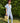 look stylé avec la combinaison the Corner, avec baskets blanches