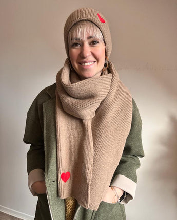 ensemble coeur bonnet et écharpe beige