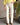 Détail broderies florales jean écru femme motif fleurs printemps