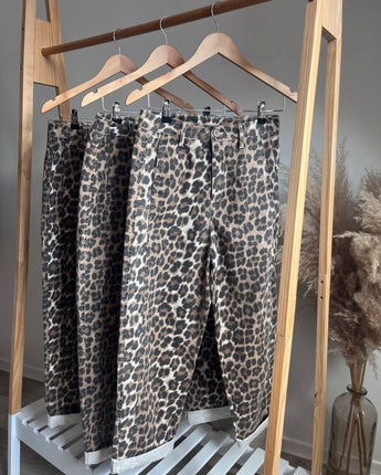 pantalon léopard beige pour femme coupe droite tendance 