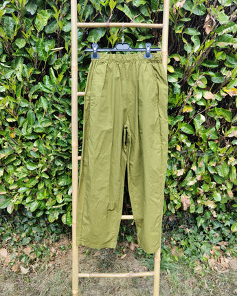 pantalon magique frog version légère idéal pour l'entrée de saison, taille unique 36/42 marque Johanna Paris