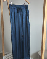 pantalon palazzo bleu marine légérement brillant, élastiqué à la taille