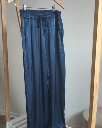 pantalon palazzo bleu marine légérement brillant, élastiqué à la taille