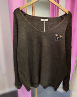 pull choco grande taille coeur et manches léopard.