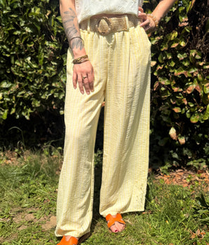 Pantalon léger fines rayures et sa ceinture