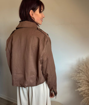 Blouson court chic, col boutonné - Coloris Choco