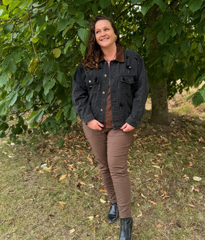 Veste en jean noir avec sequins
