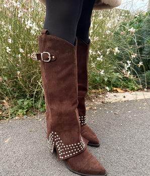Bottes santiags choco cloutées