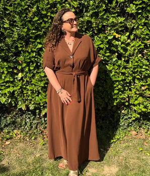 Robe longue ceinturée fluide – Collection Pulpeuse