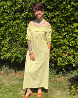 robe longue broderie anglaise jaune pastel avec encolure bardot et manches 3/4 - mode bohème chic marque Johanna Paris