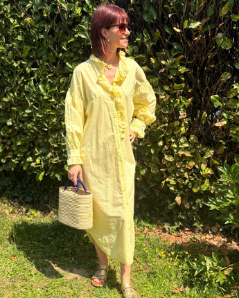 robe longue ultra légère parfaite pour cet été, à porter fermer ou ouverte sur un short. Coloris parme ou jaune, marque Johanna Paris