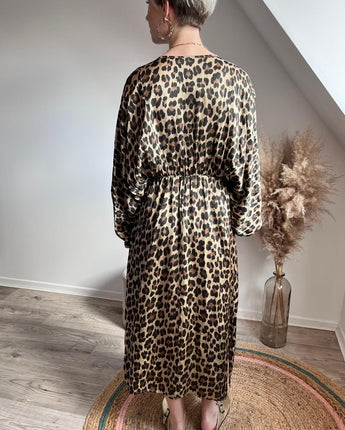 robe longue fluide coupe oversize motif léopard