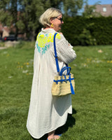 robe longue en gaze de coton écu à porter ouvert ou en robe, détails paillettes fluo dans le dos. Marque Gold and Silver