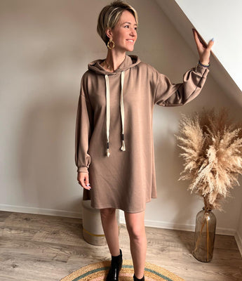 robe sweat manches longues à capuche couleur taupe
