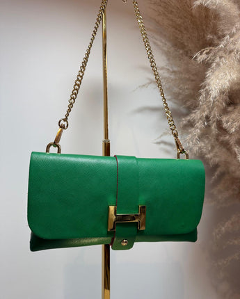 pochette verte Gucci avec chaine dorée