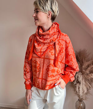 sweat orange avec foulard bandana Johanna Paris
