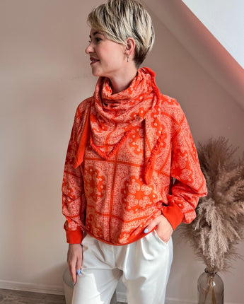 sweat orange avec foulard bandana Johanna Paris
