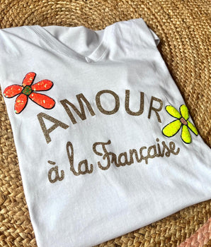 Tee shirt blanc "Amour à la Française"fleurs fluos pailletées