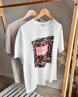 Tee-shirt blanc tendance imprimé léopard J'adore en rose