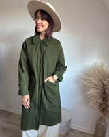 trench long kaki, revers col velours, zip, façon barbour, marque Johanna Paris