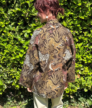 veste kimono Johanna Paris, imprimé animaux sauvages, zèbre, léopard, tigre pour une allure audacideuse