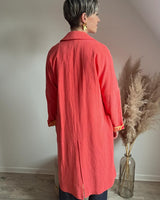 manteau rouge corail effet trench showroom prêt à porter féminin à Lille