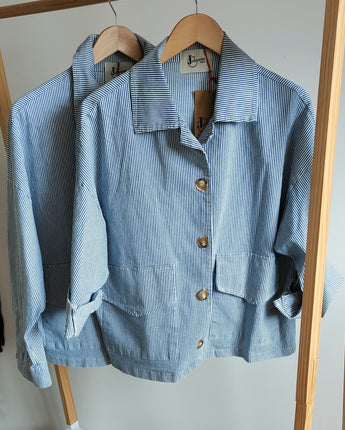 veste rayée bleue à boutons marque Johanna Paris