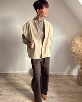 veste sans manche écru, détail épaule structurée, poches - marque Johanna Paris,